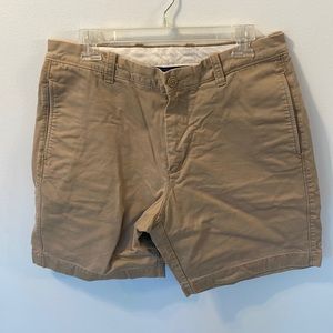 J Crew Broken-In Cotton Short - 9in Inseam - EUC